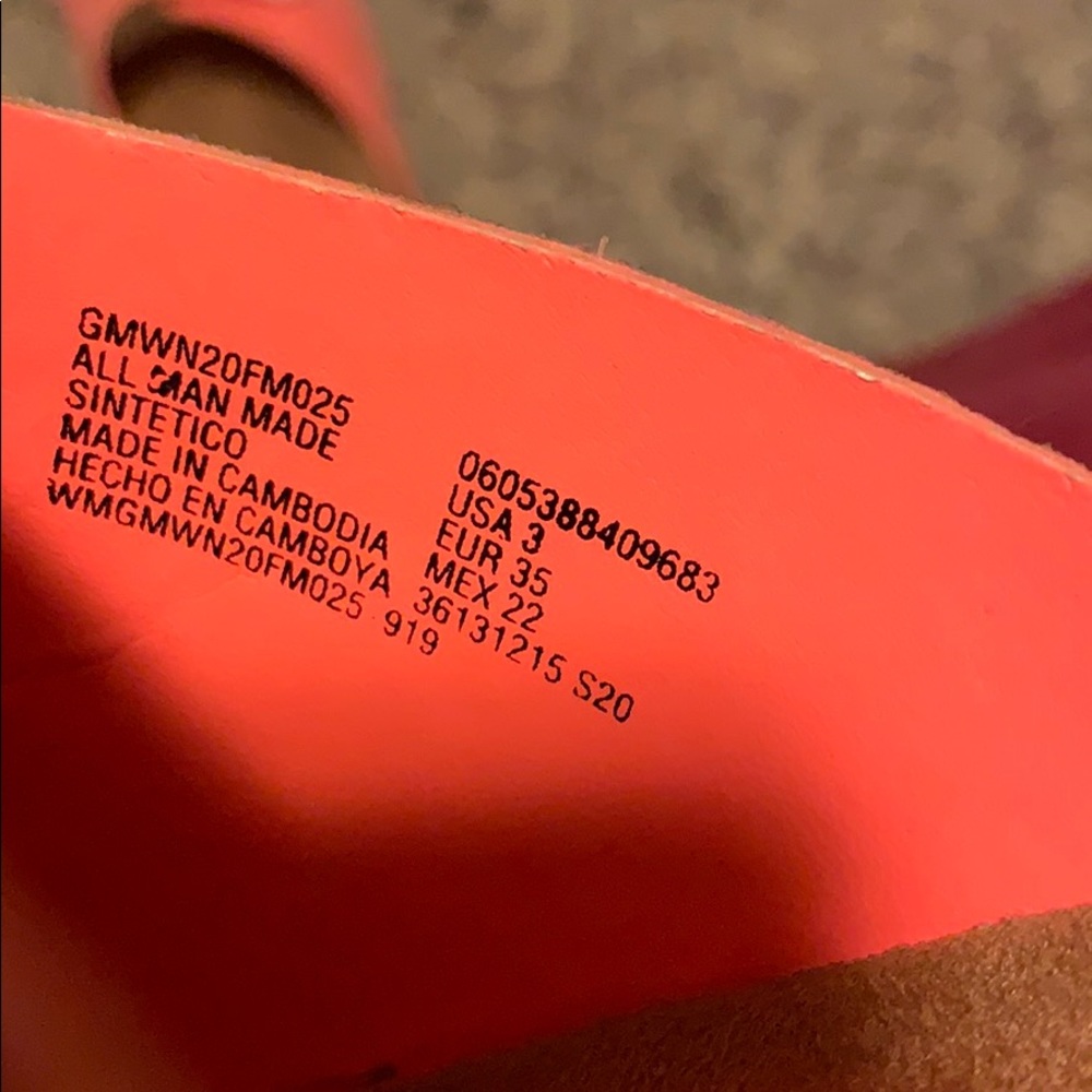 sandals - Picture 4 of 4